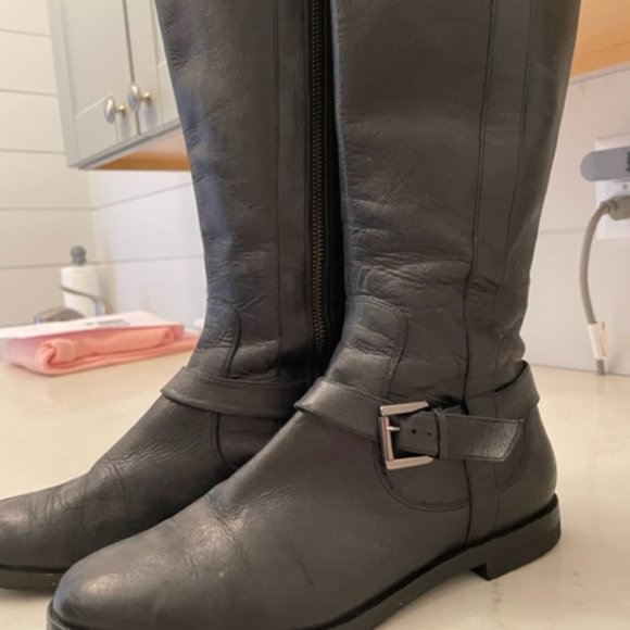 Boots - Picture 2 of 3